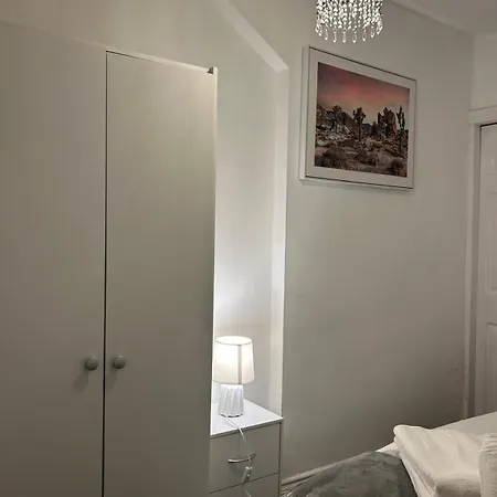 아파트 Comfortable One Bedroom Flat *