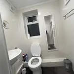 Comfortable One Bedroom Flat *