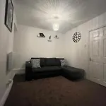 Comfortable One Bedroom Flat 아파트 *